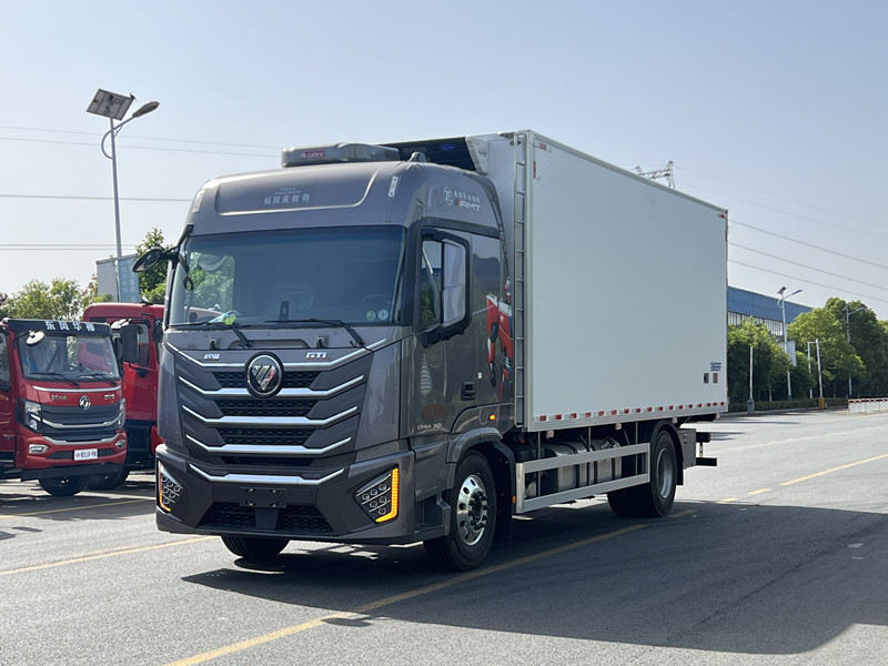6.8米福田欧曼GTL星翼版高顶350马力冷藏车
