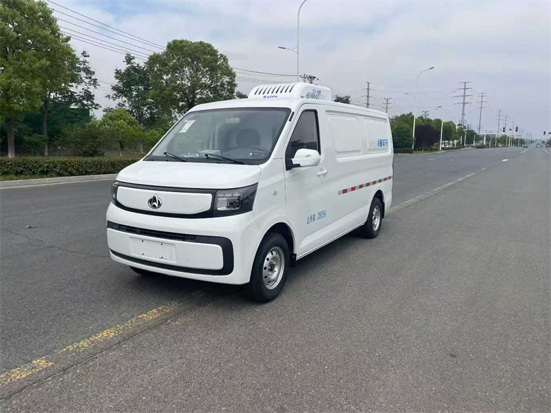 长安睿行EM80纯电冷藏‮全车‬新升级