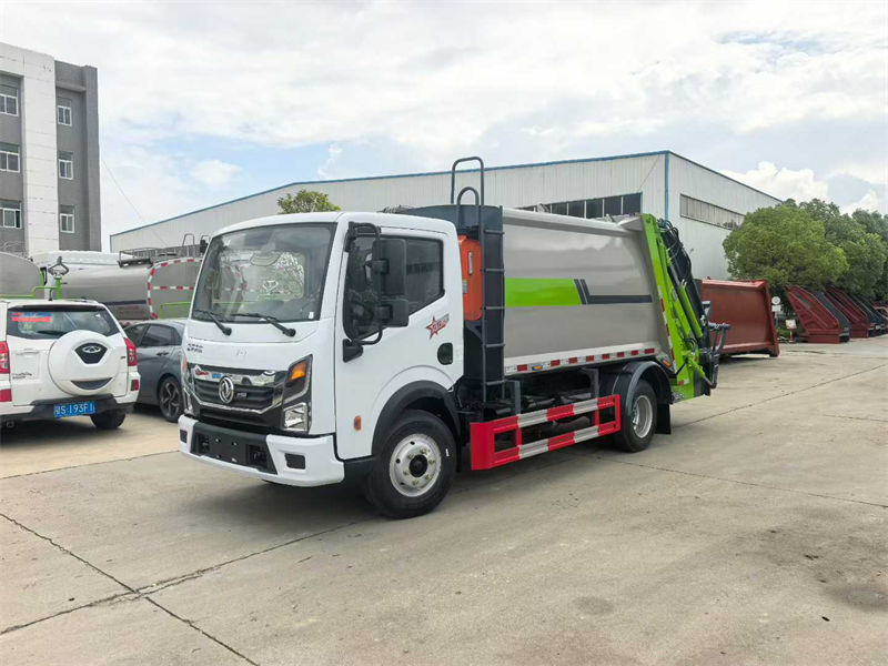 新款全柴143马力东风多利卡D6--7方压缩垃圾车