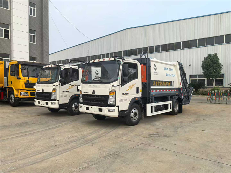 重汽豪沃8方压缩垃圾车