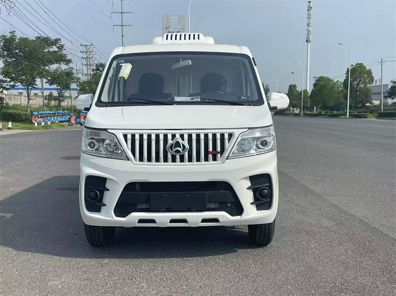 长安睿行M60面包冷藏车