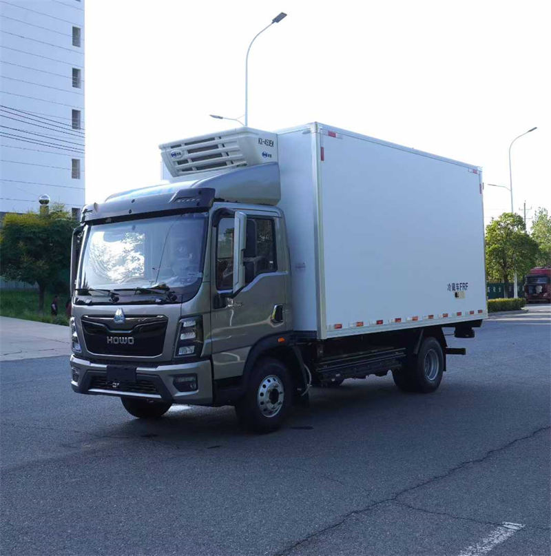 重汽豪沃新能源冷藏车