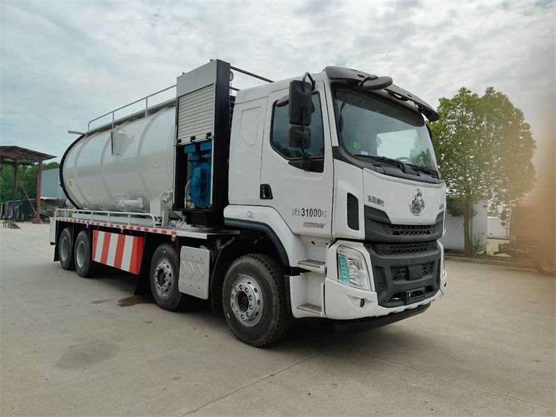 东风柳汽清洗吸污车