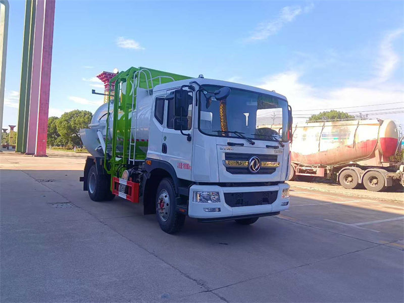 东风多利卡D9圆罐餐厨垃圾车