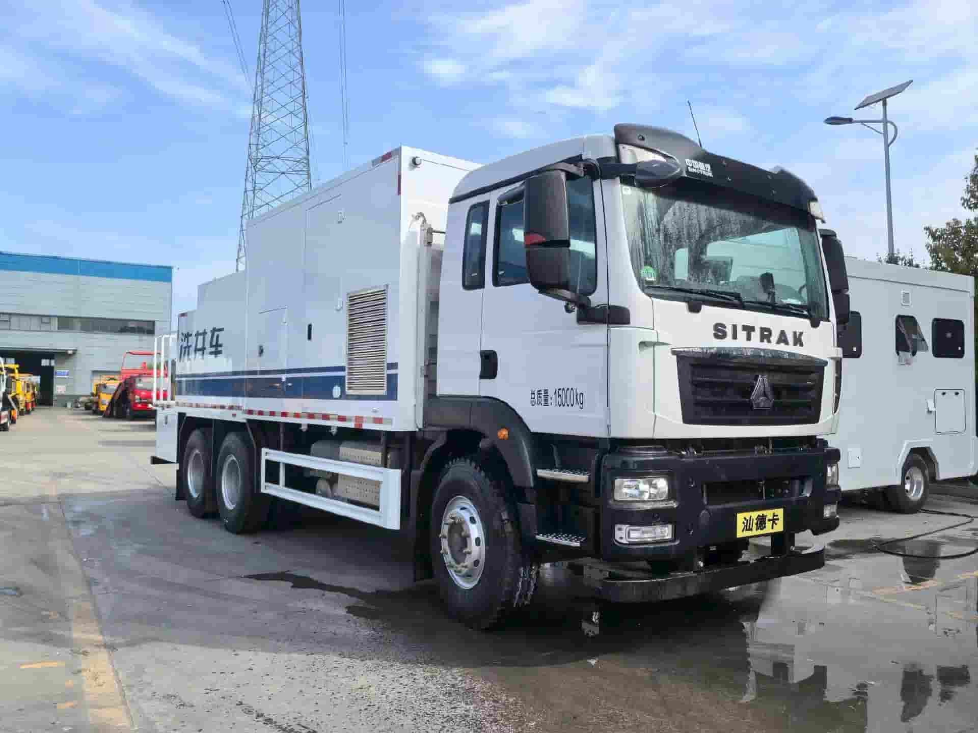 重汽汕德卡后双桥洗井清蜡车