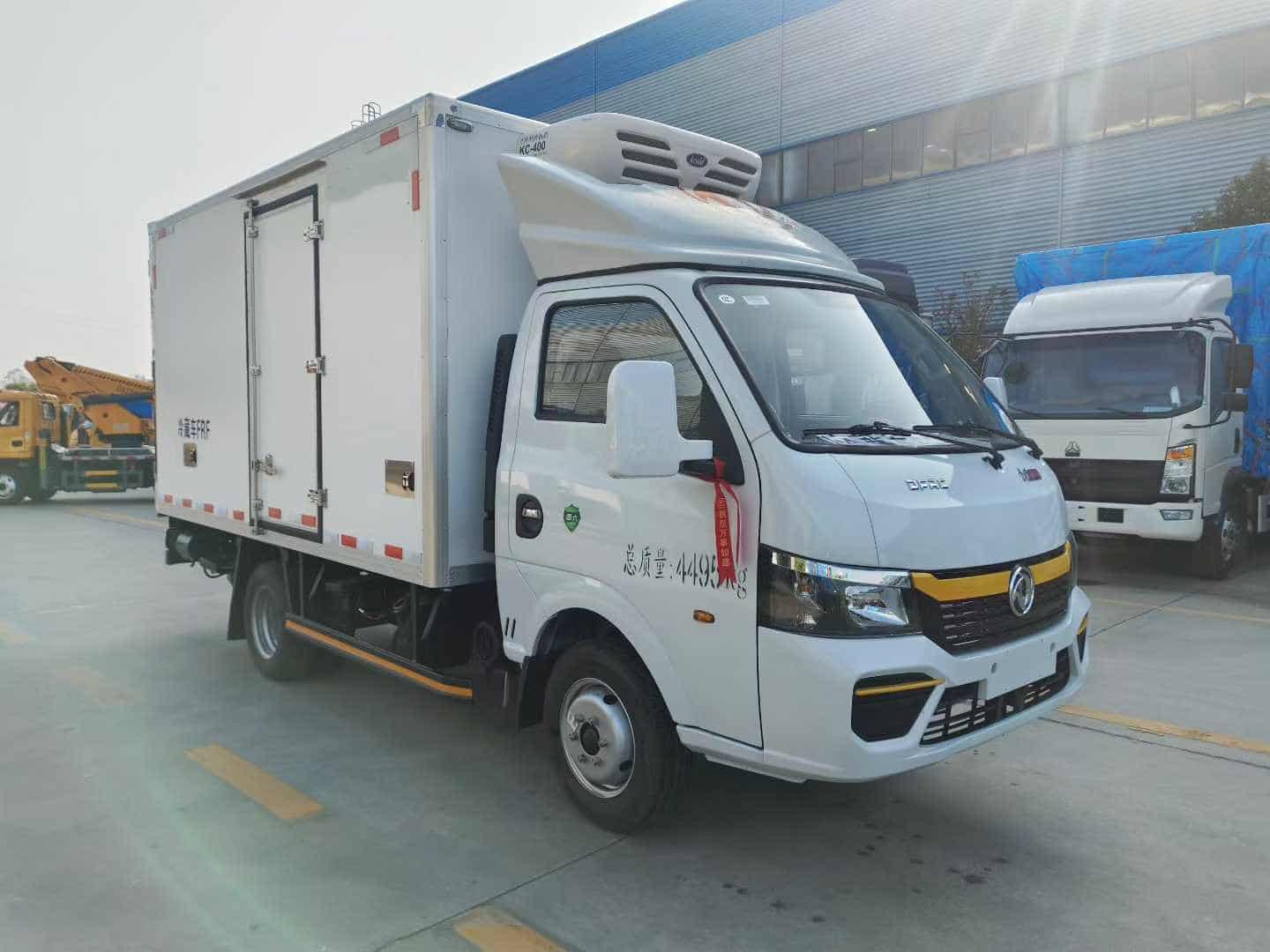 东风途逸柴油（3500）冷藏车