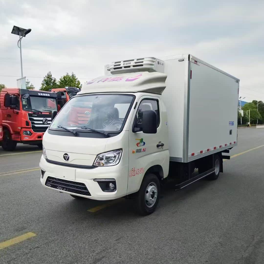 国六福田祥菱M2肉勾冷藏车2.0排量