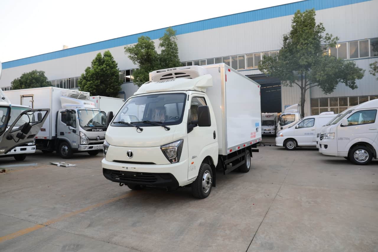 飞碟缔途国六柴油蓝牌冷藏车