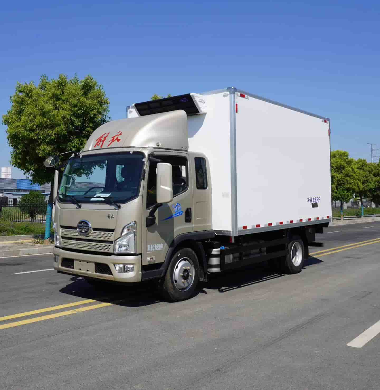 解放领途冰冰（排半）冷藏车（国六）