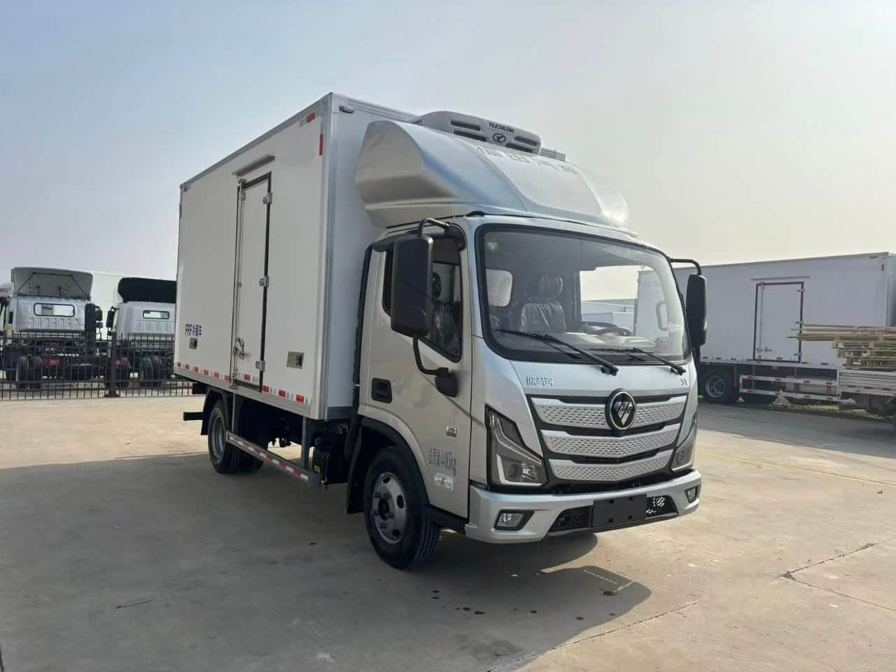 福田欧马可新款165马力冷藏车