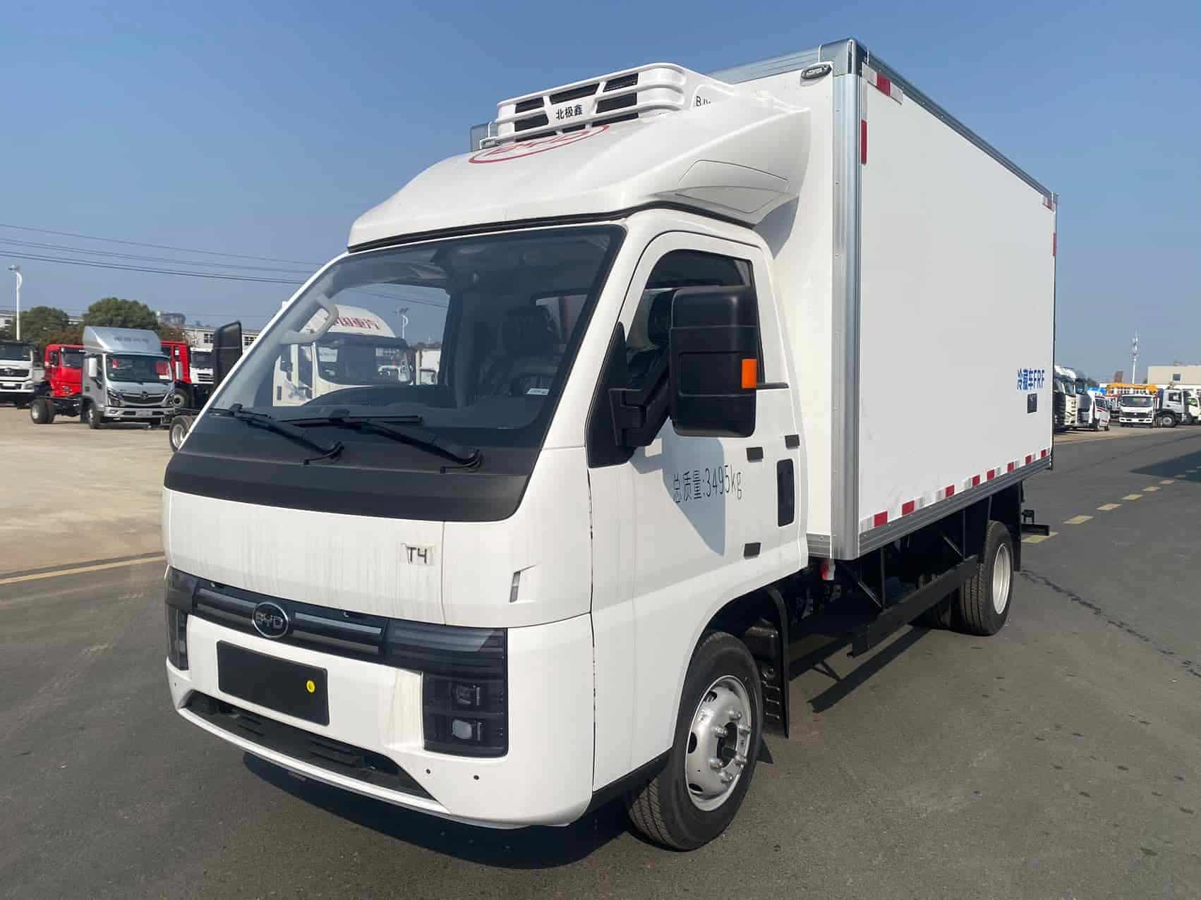 比亚迪(62.3度电)T4EV冷藏车