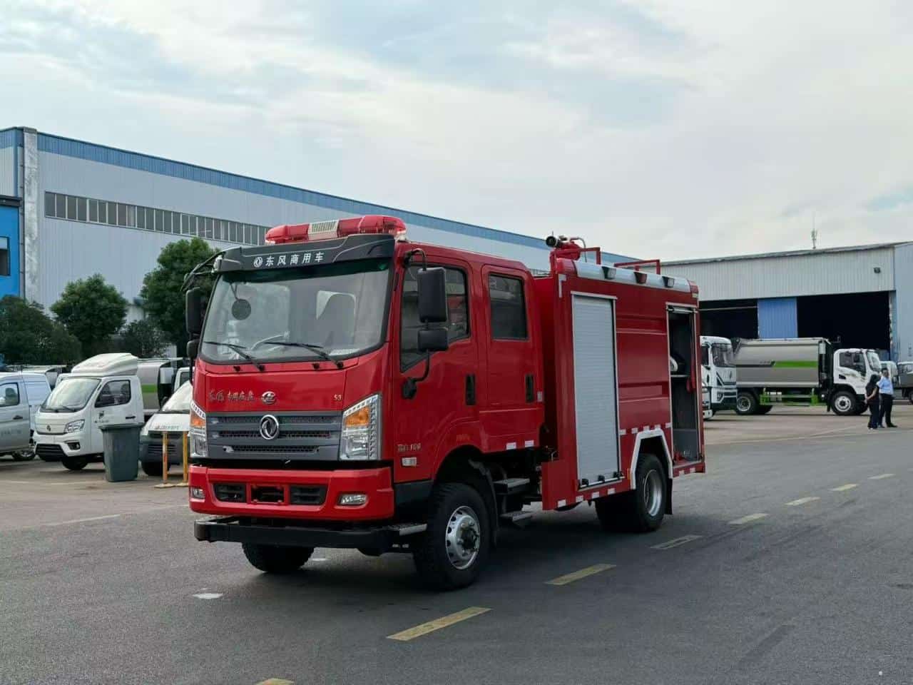东风S3（四驱）4吨水罐消防车