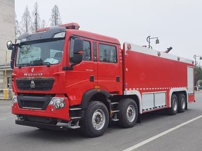 重汽豪沃25吨泡沫消防车