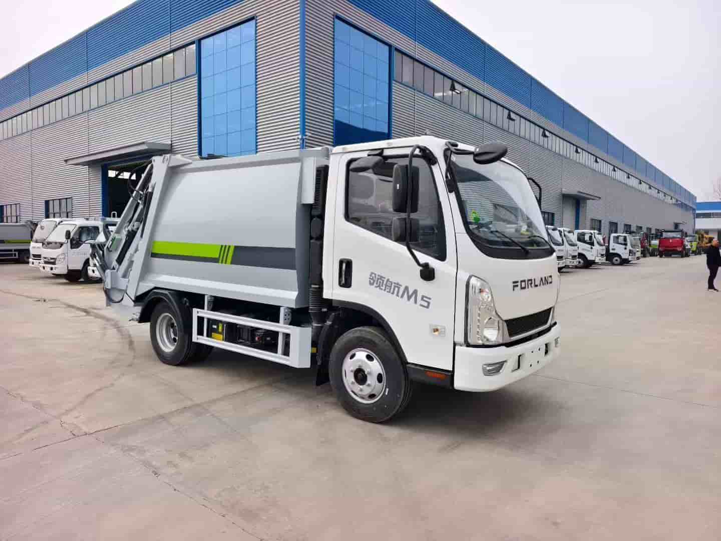 福田领航M5蓝牌压缩垃圾车