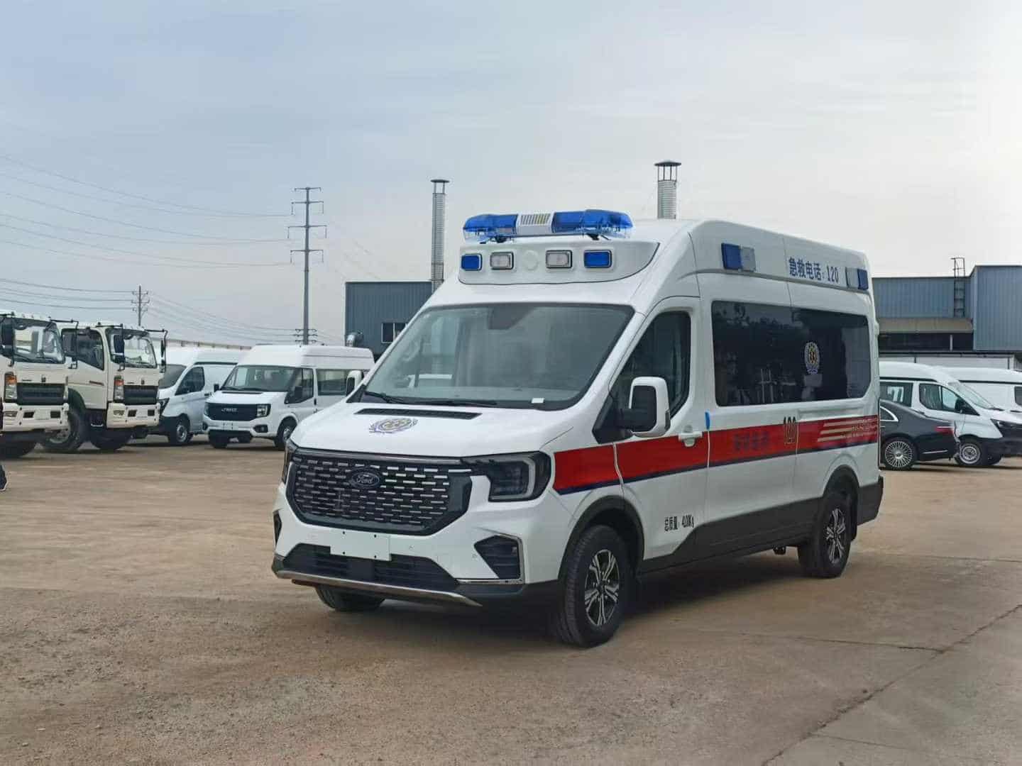 福特T8长轴高顶负压救护车