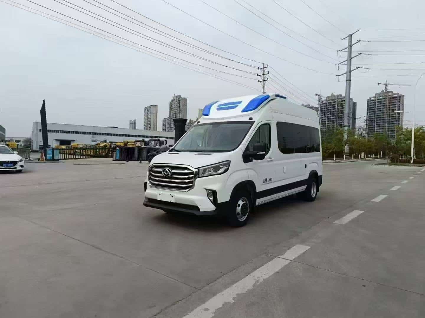 大通V90自动挡牙科车