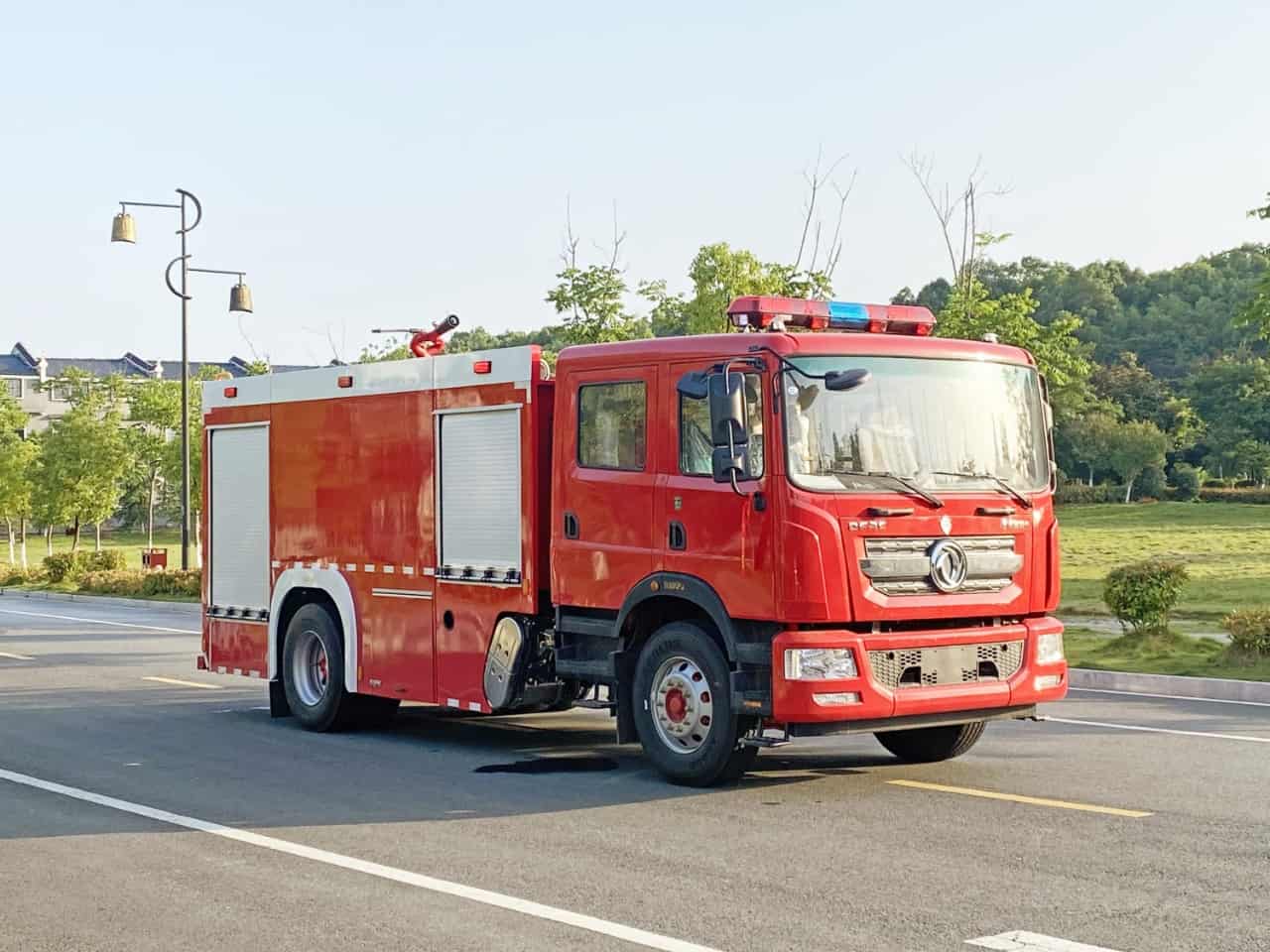 东风D9多利卡六吨泡沫消防车 