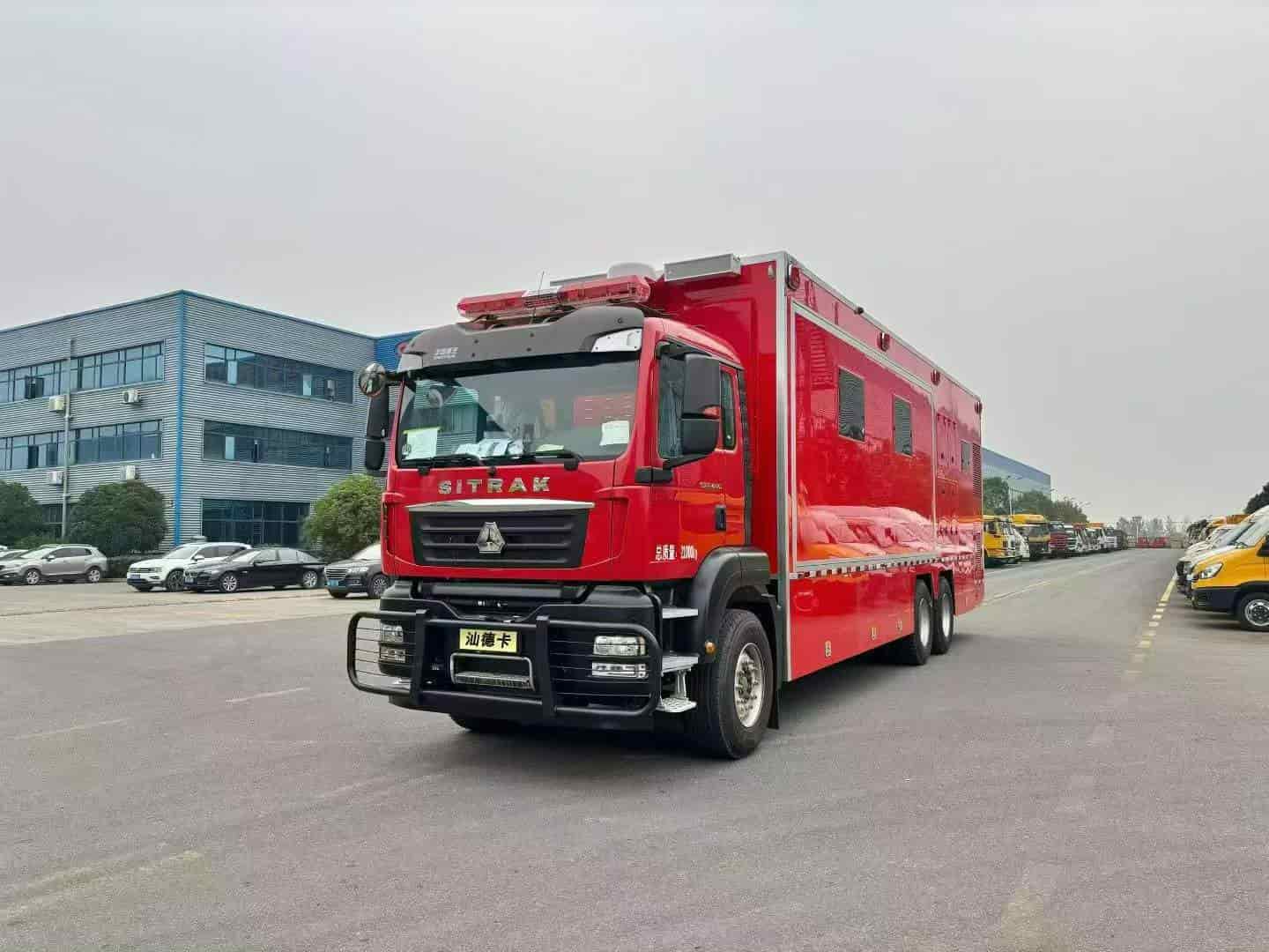 重汽汕德卡6×4应急指挥车