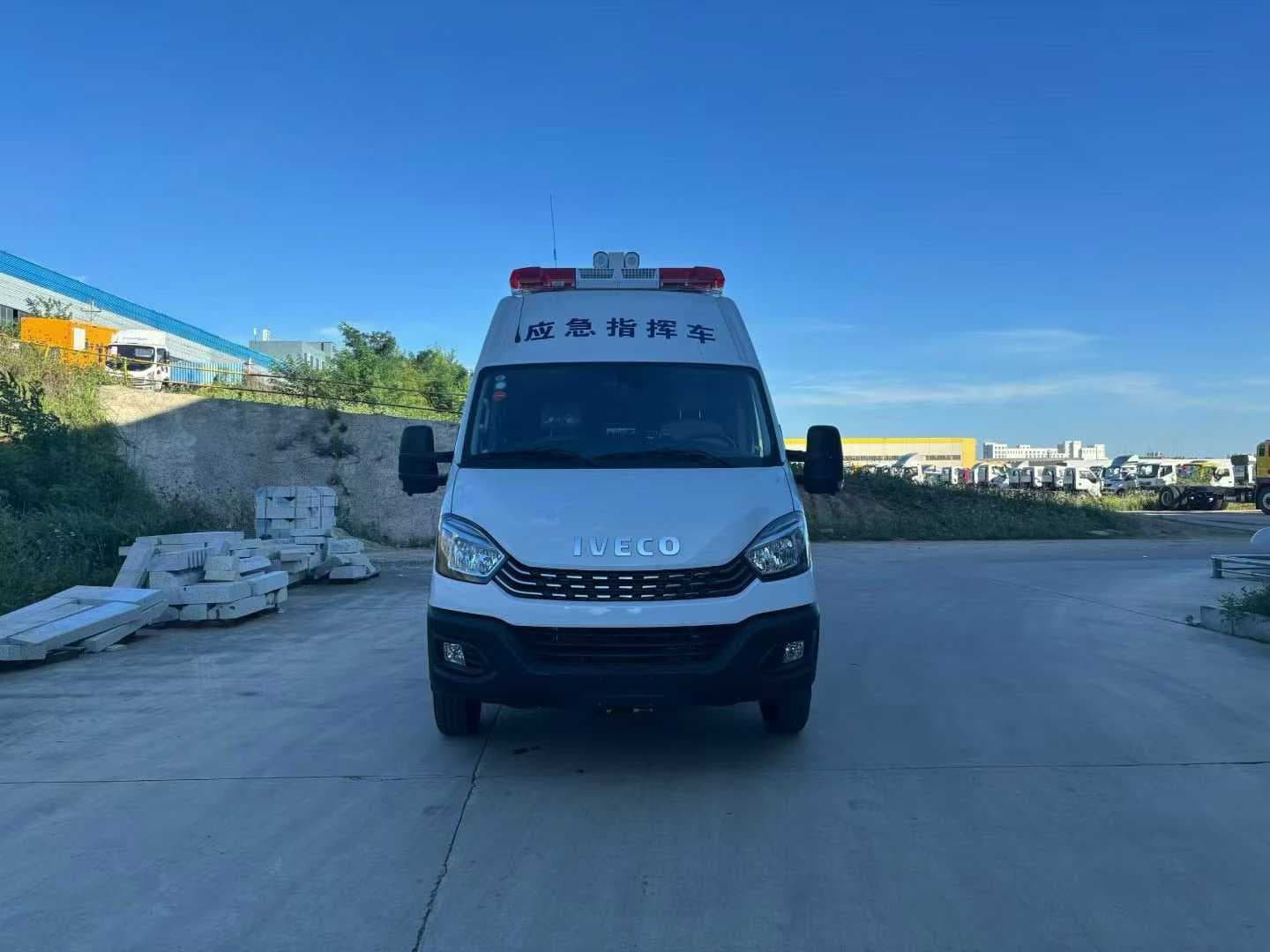 依维柯欧盛通讯指挥车