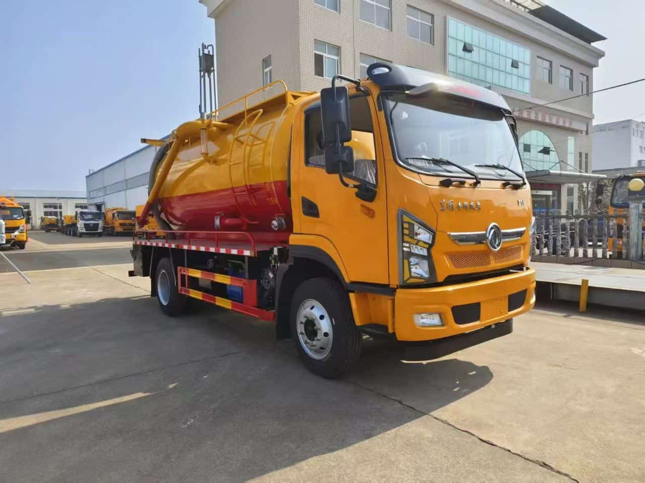 东风商用D1L-14吨清洗吸污车