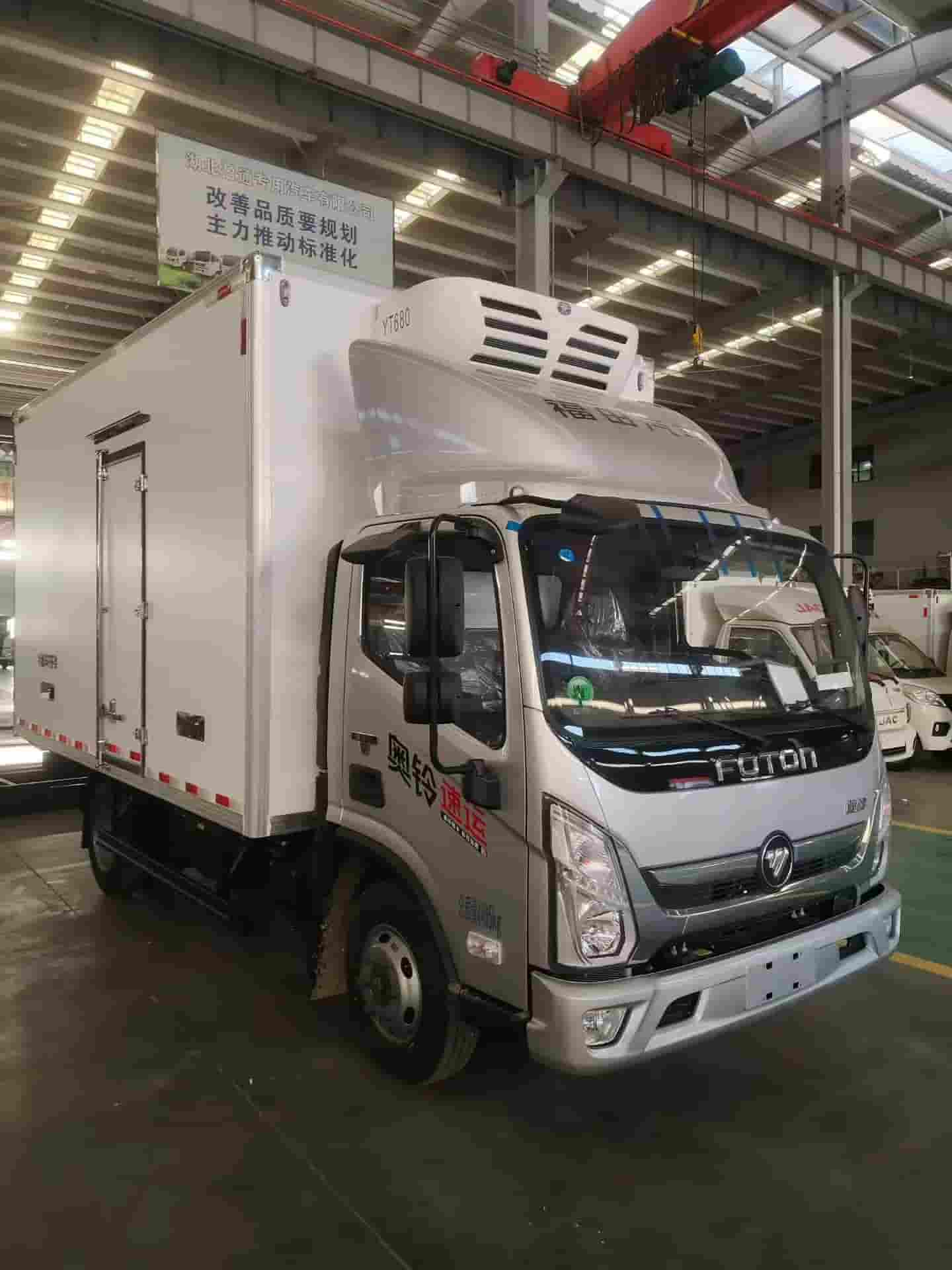 福田奥铃速运2.8排量康机156马力冷藏车