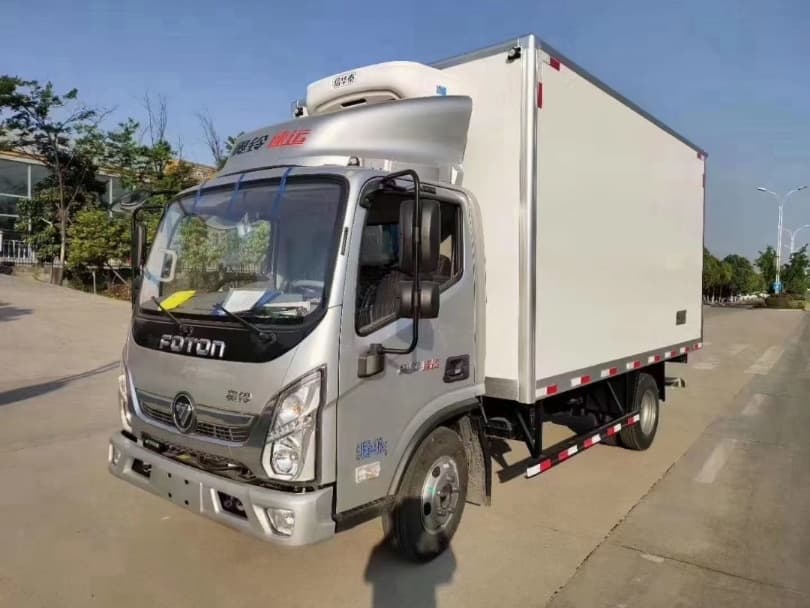 奥铃速运升级款康机151冷藏车