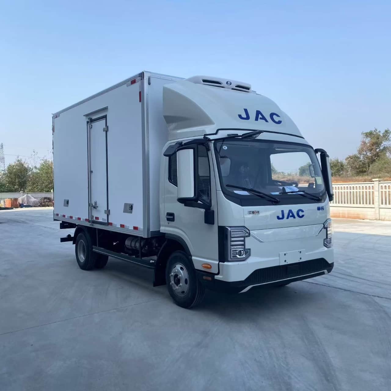 江淮帅铃ES9纯电冷藏车（140.41kwh)