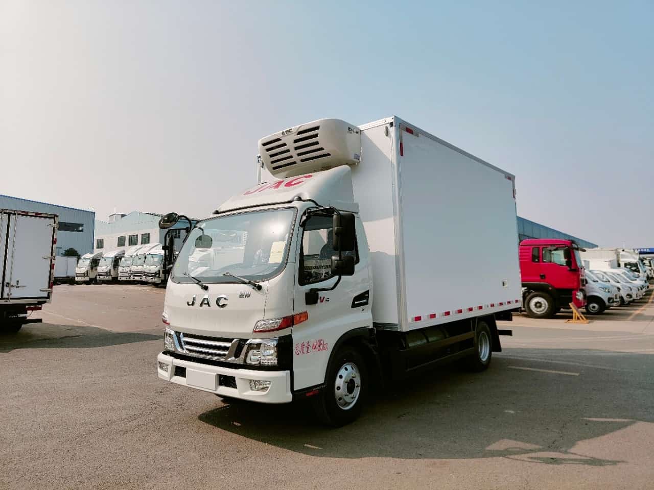 江淮骏铃V5天然气双燃料冷藏车