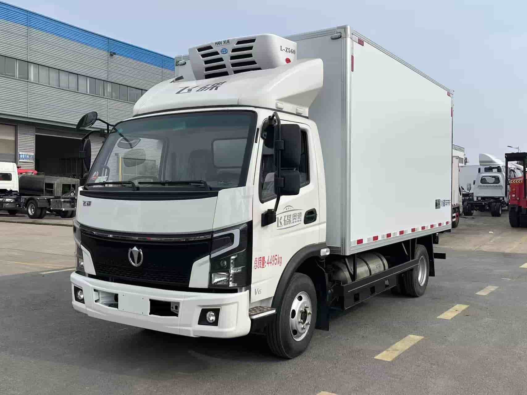 飞碟奥驰天然气CNG冷藏车