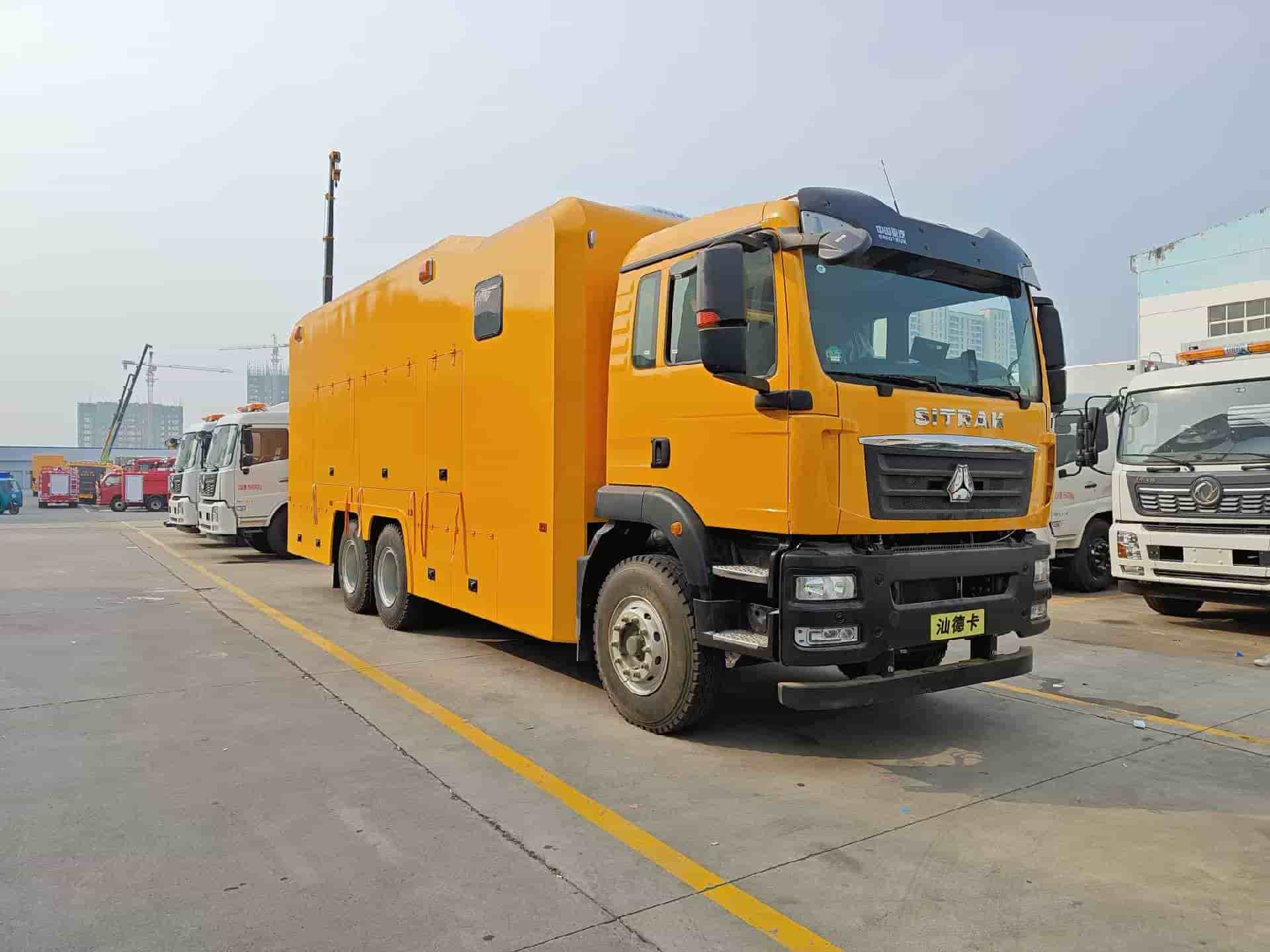 重汽汕德卡后双桥大流量排水抢险车