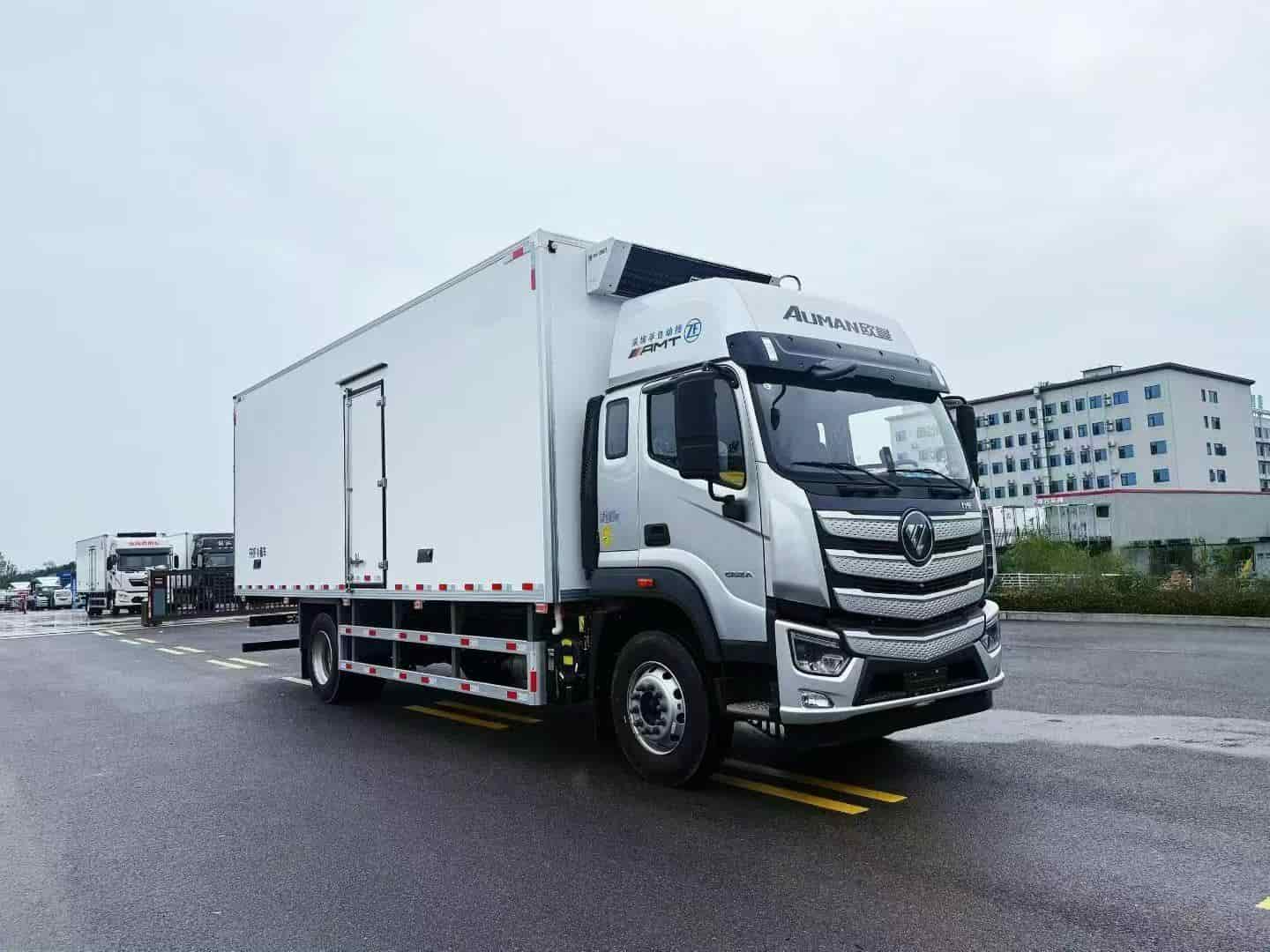 福田欧曼行星6.8米冷藏车