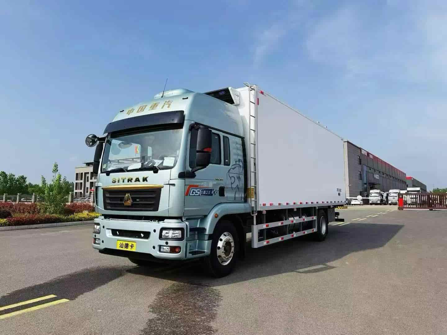 7.8米重汽汕德卡G5冷藏车