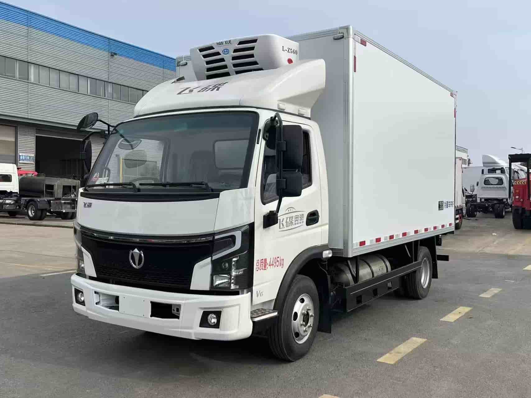 飞碟奥驰360升天然气CNG冷藏车