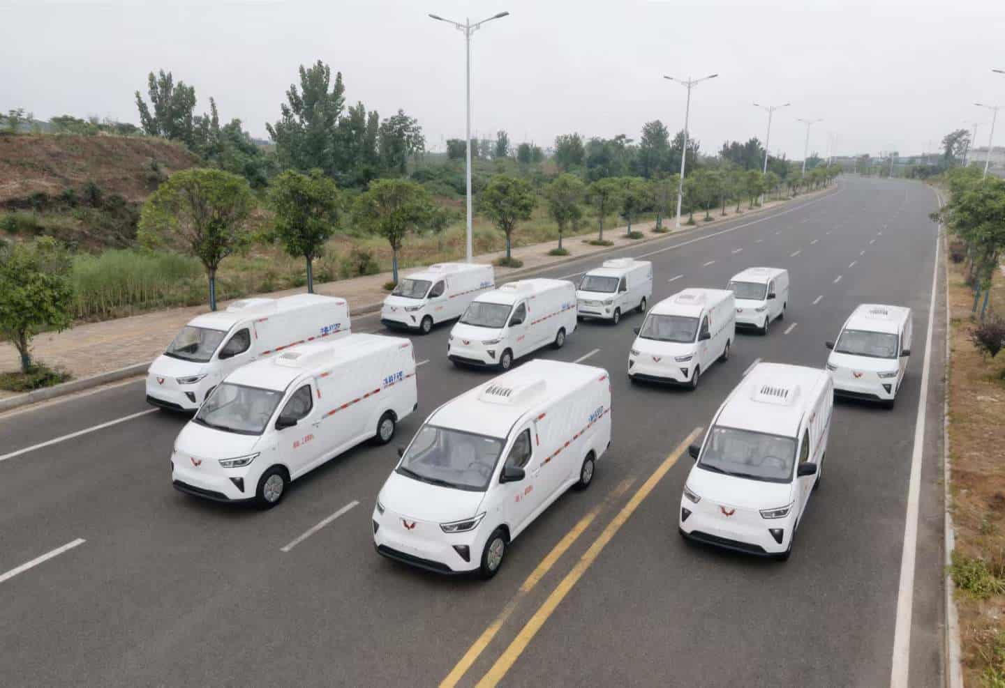 五菱扬光纯电动冷藏车