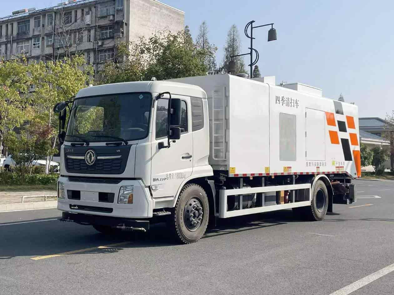 东风天锦重污染四季清扫车