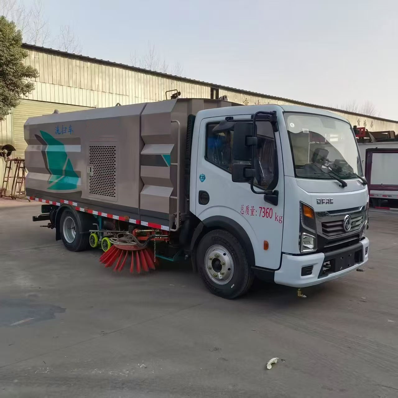 东风小多利卡洗扫车