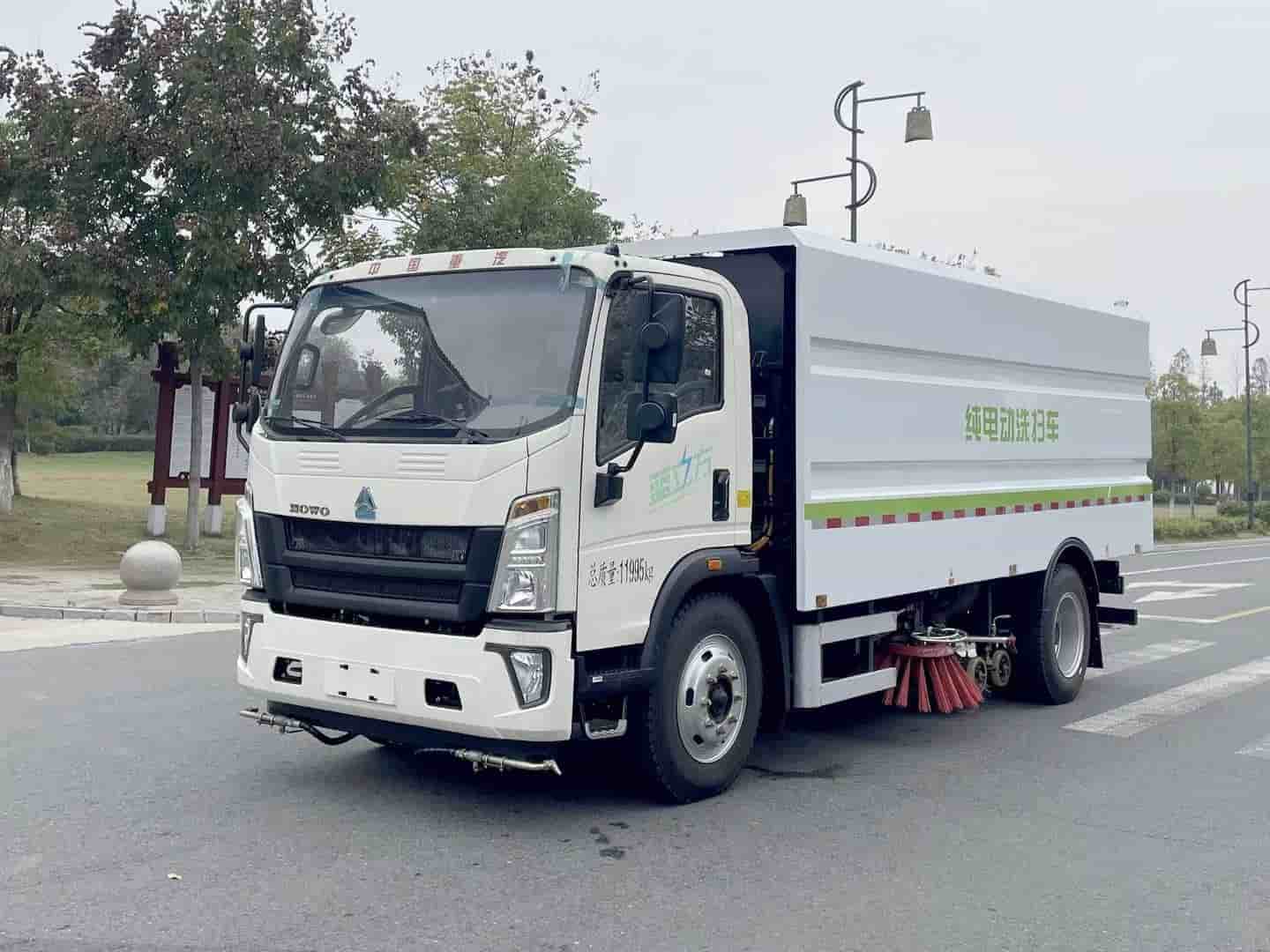 12T纯电动重汽豪沃洗扫车