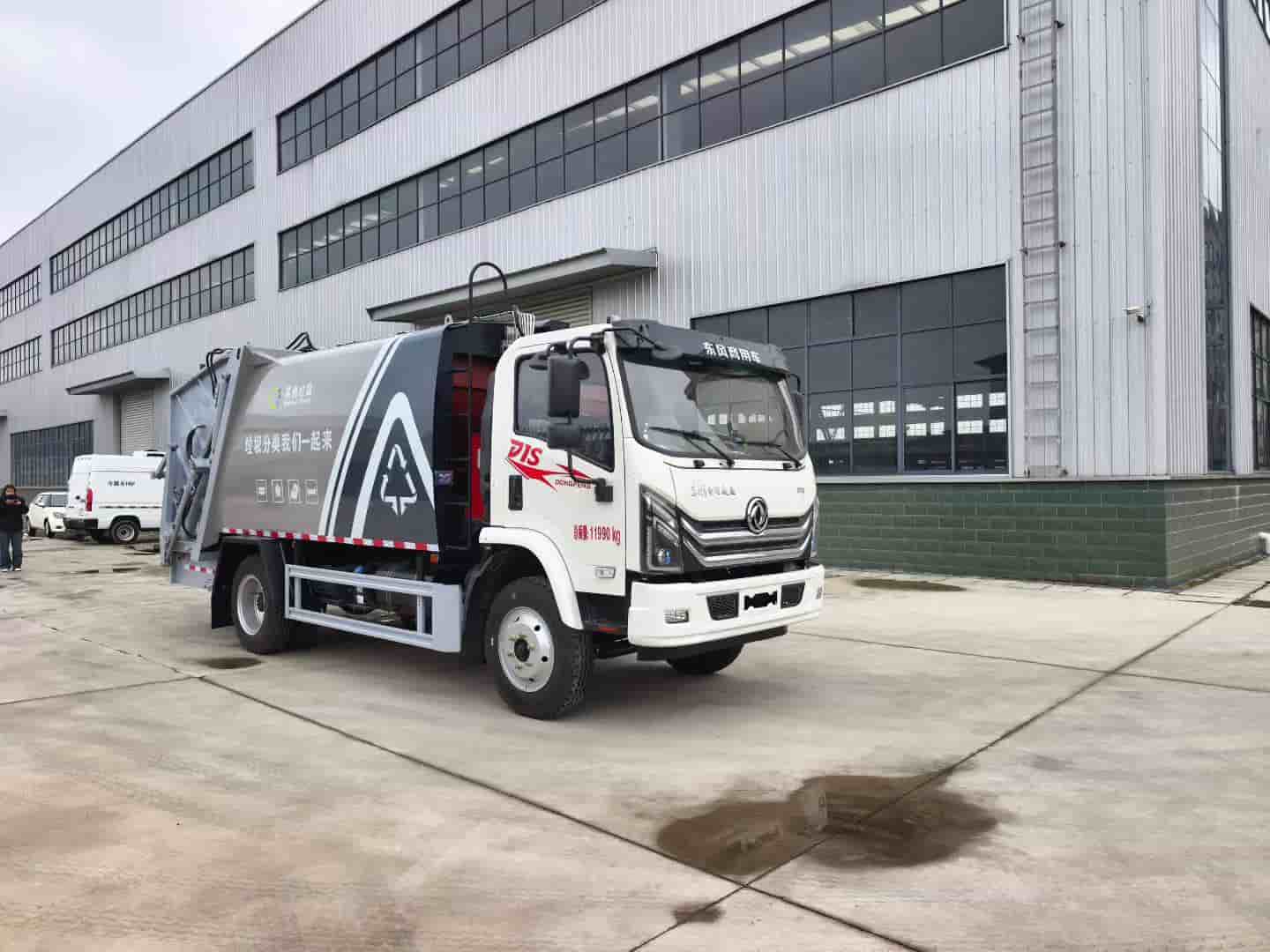 东‮商风‬用10-12方压缩‮圾垃‬车