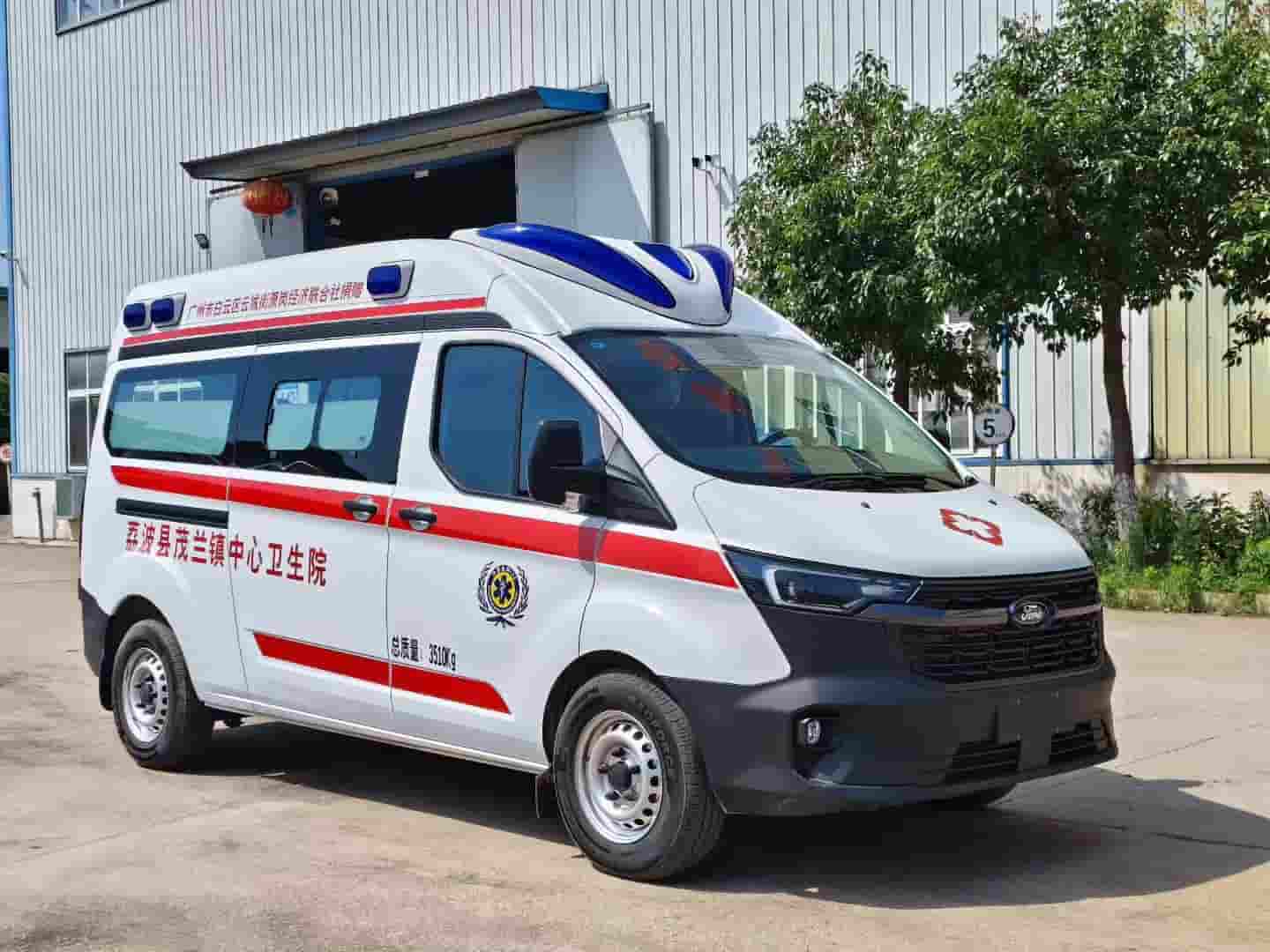 福特V362救护车