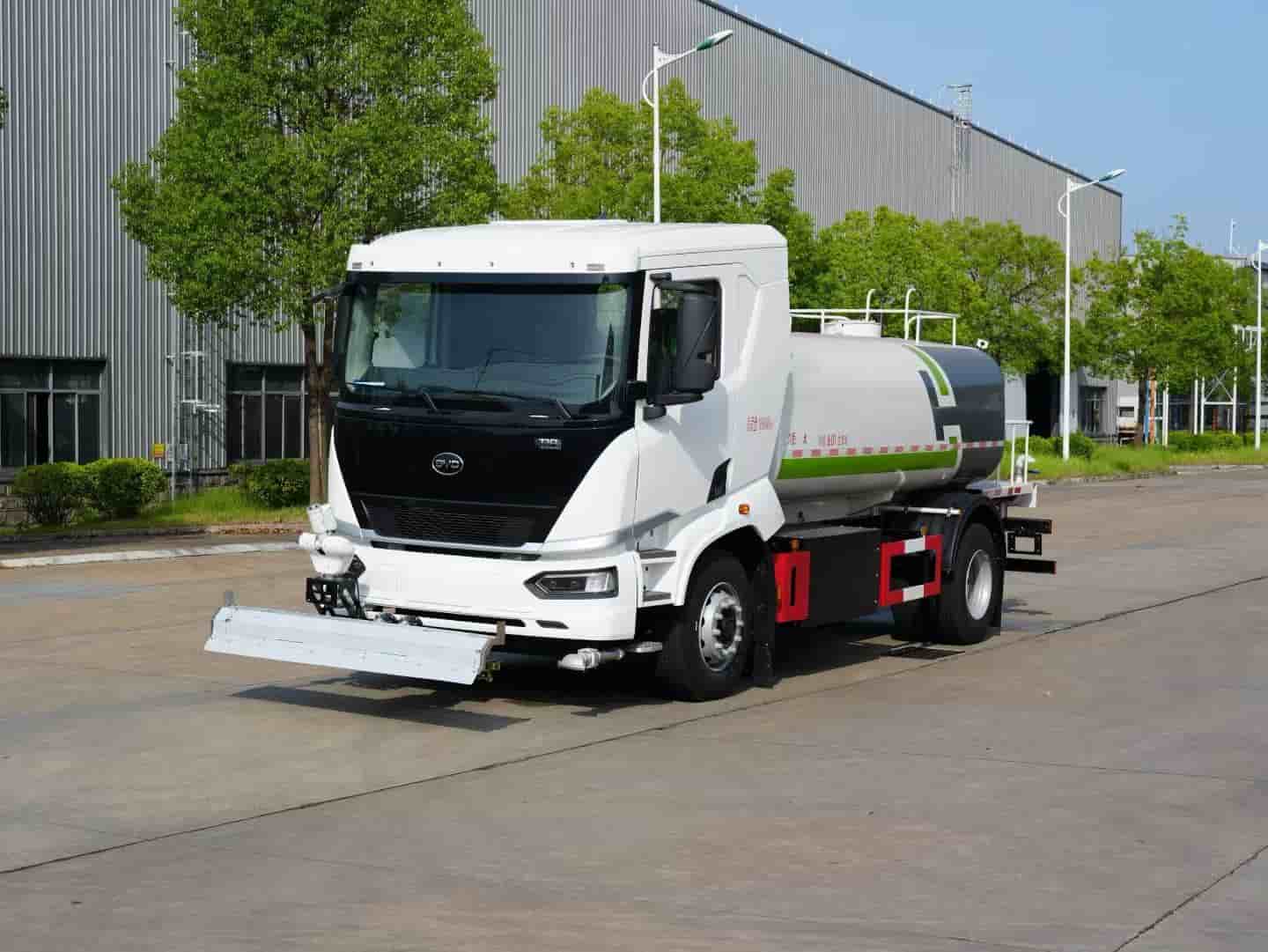 比亚迪纯电动清洗车
