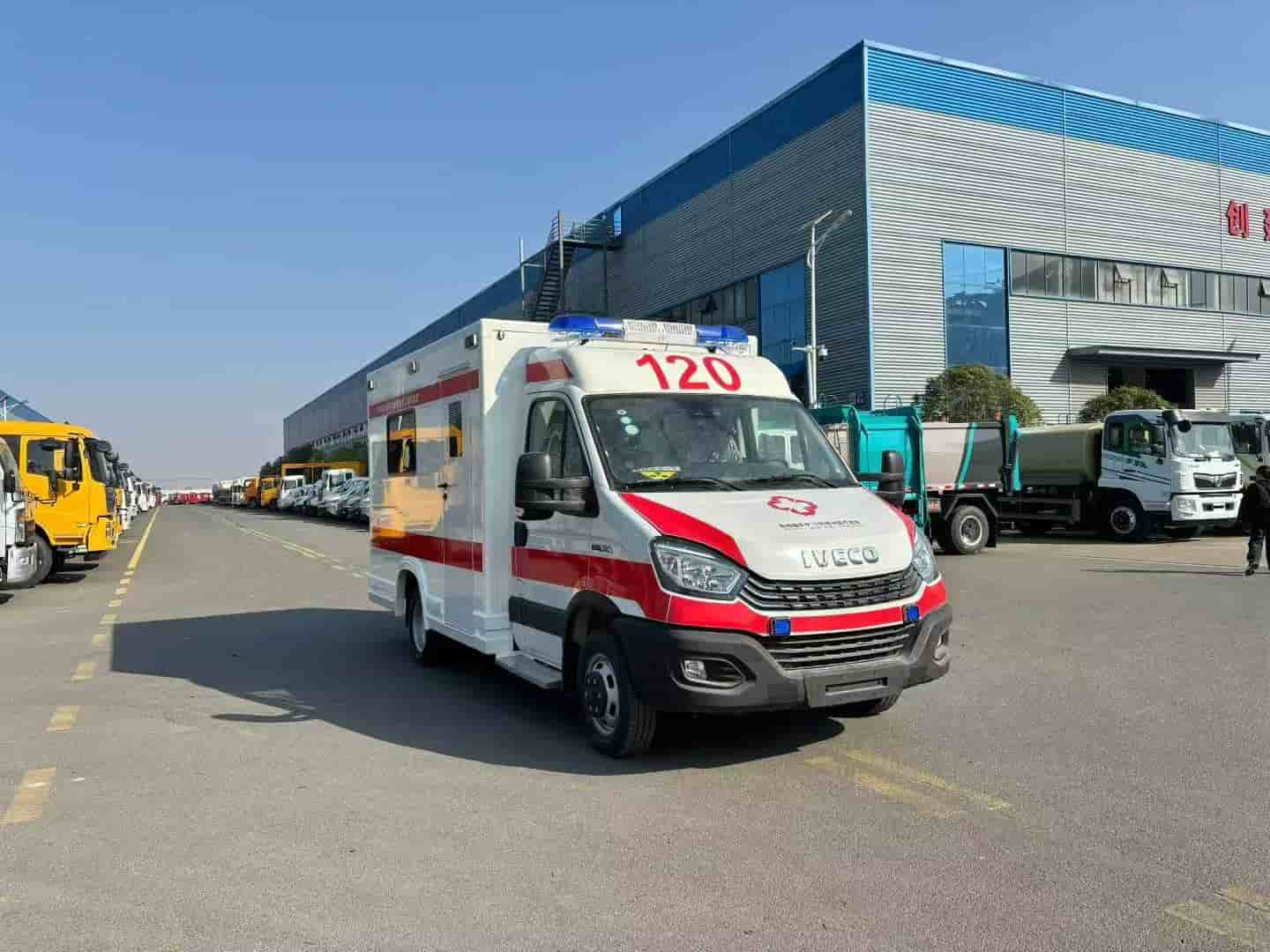 依维柯欧胜脑部CT急救车