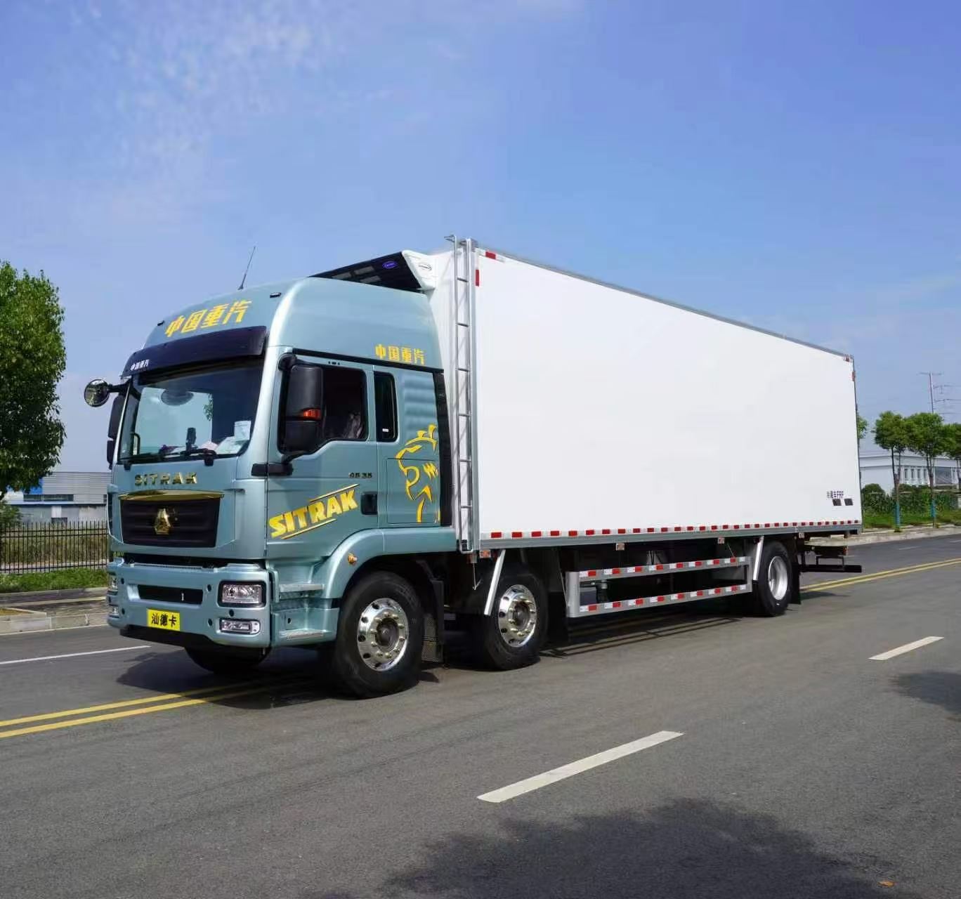 重汽汕德卡G5小三轴（气囊桥）冷藏车(国六）